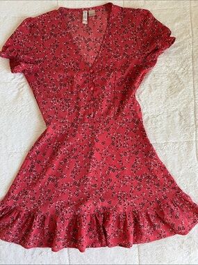 Like New Divided Coral Floral V-Neck Mini Dress